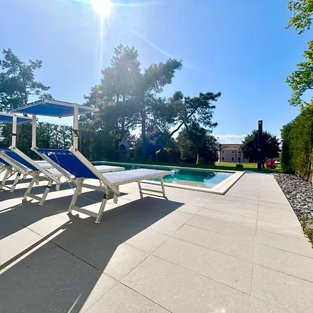 Golden Hour Retreat Lagoon View With Pool *