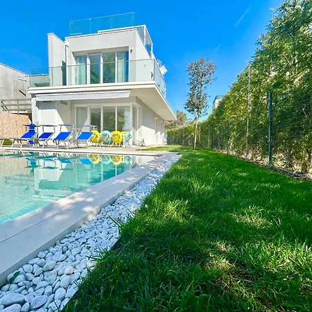 Villa Golden Hour Retreat Lagoon View With Pool